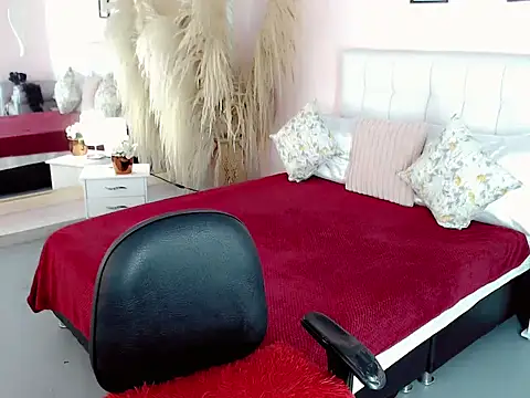 Snapshot of nathalialoes1 chatting on 11/19/25, 06:52 nathalialoes1 online show from 11/19/25, 06:52