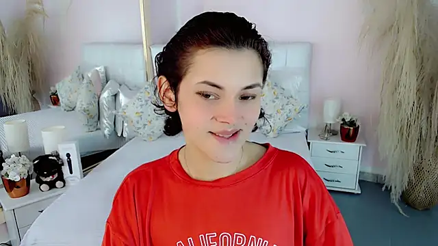 Snapshot of nathalialoes1 chatting on 12/14/25, 06:12 nathalialoes1 online show from 12/14/25, 06:12