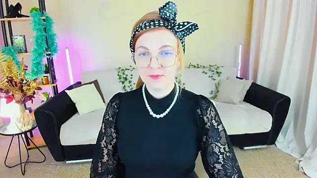 YourUniverser online show from 11/25/25, 09:20