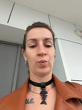 EvvaMur online show from 05/07/26, 01:33