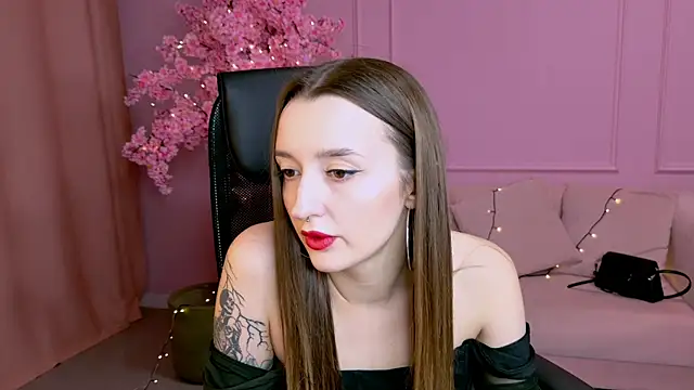 Snapshot of AliceLids chatting on 09/19/25, 01:12 AliceLids online show from 09/19/25, 01:12