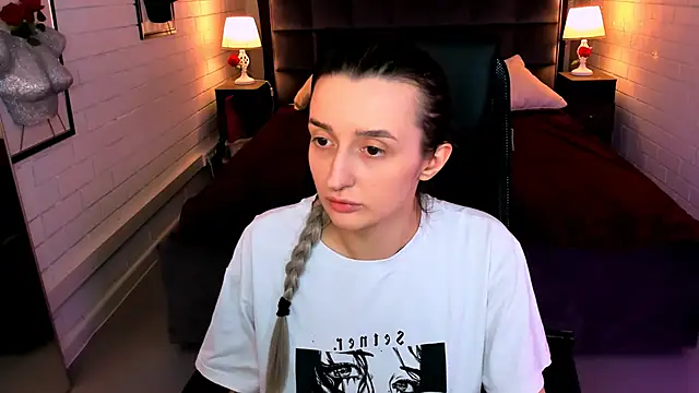 Snapshot of AliceLids chatting on 10/02/25, 01:07 AliceLids online show from 10/02/25, 01:07