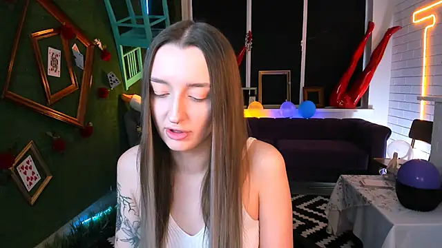 Snapshot of AliceLids chatting on 10/06/25, 12:46 AliceLids online show from 10/06/25, 12:46