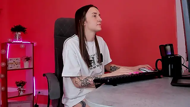 Snapshot of AliceLids chatting on 02/03/26, 01:16 AliceLids online show from 02/03/26, 01:16