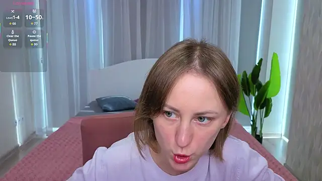 Snapshot of LuluChiiii chatting on 10/23/25, 10:25 LuluChiiii online show from 10/23/25, 10:25