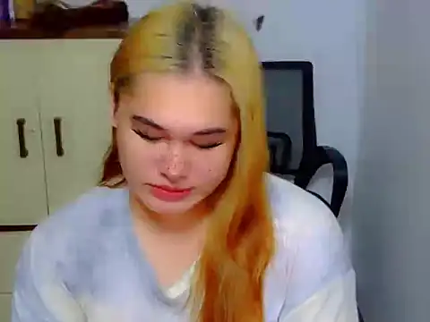 Snapshot of Annierose_ts chatting on 02/02/26, 02:38 Annierose ts online show from 02/02/26, 02:38