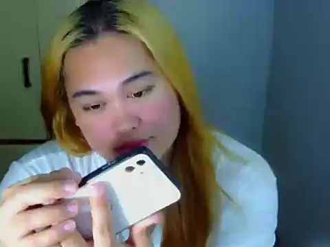 Snapshot of Annierose_ts chatting on 02/17/26, 08:04 Annierose ts online show from 02/17/26, 08:04