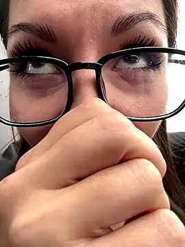 Snapshot of kittyCarrol chatting on 09/25/25, 10:52 kittyCarrol online show from 09/25/25, 10:52