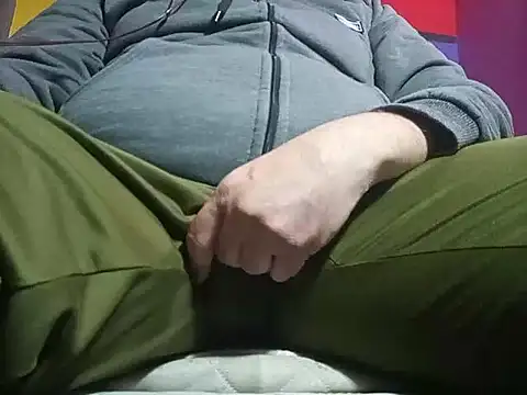 Snapshot of BabyBearMilk chatting on 10/29/25, 05:53 BabyBearMilk online show from 10/29/25, 05:53