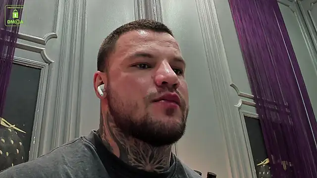 Snapshot of OliverSport chatting on 01/08/26, 11:12 OliverSport online show from 01/08/26, 11:12