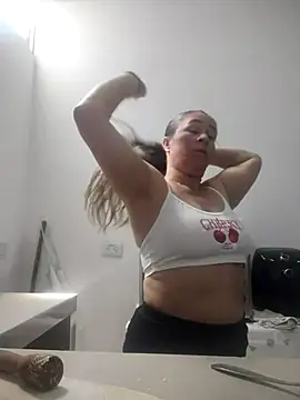 Nala1986 online show from 10/19/25, 05:02