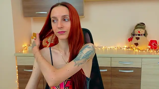 Julia Jae online show from 12/17/25, 07:36