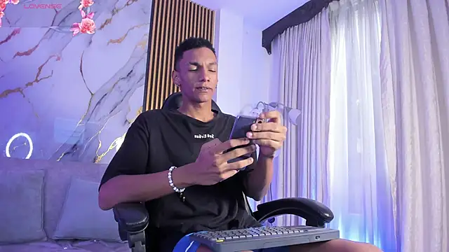 JulienSaint online show from 12/22/25, 12:02