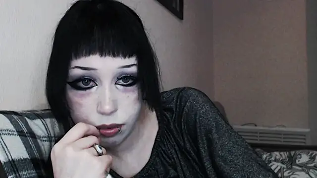 Snapshot of _LUCY_LAVE chatting on 10/27/25, 10:58  LUCY LAVE online show from 10/27/25, 10:58