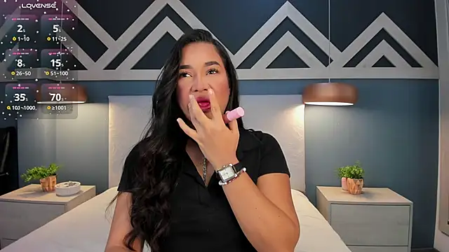 EmilyZahar online show from 10/04/25, 12:47