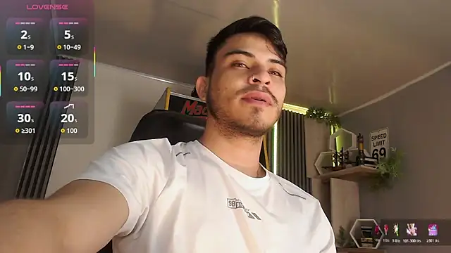 Snapshot of Bastian_MCcormick chatting on 10/30/25, 12:28 Bastian MCcormick online show from 10/30/25, 12:28