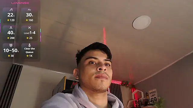 Snapshot of Bastian_MCcormick chatting on 11/12/25, 12:05 Bastian MCcormick online show from 11/12/25, 12:05