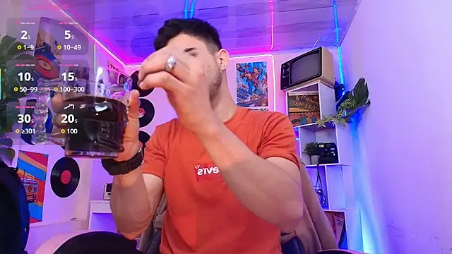 Snapshot of Bastian_MCcormick chatting on 11/19/25, 12:49 Bastian MCcormick online show from 11/19/25, 12:49