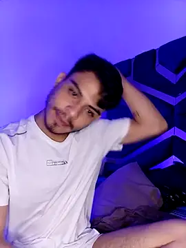 Snapshot of Bastian_MCcormick chatting on 11/26/25, 01:39 Bastian MCcormick online show from 11/26/25, 01:39