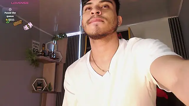 Snapshot of Bastian_MCcormick chatting on 11/27/25, 12:40 Bastian MCcormick online show from 11/27/25, 12:40