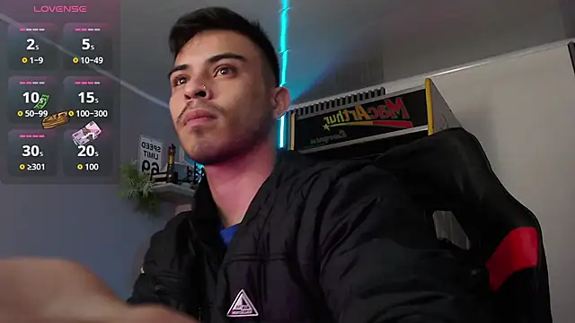 Snapshot of Bastian_MCcormick chatting on 11/30/25, 11:14 Bastian MCcormick online show from 11/30/25, 11:14