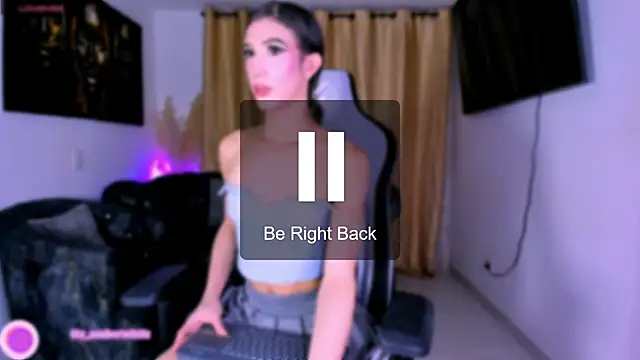 Snapshot of fhalon_foxxxys_ chatting on 10/05/25, 10:02 fhalon foxxxys online show from 10/05/25, 10:02