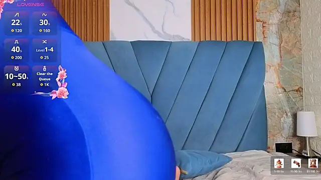 nathalia koch  online show from 12/21/25, 08:38