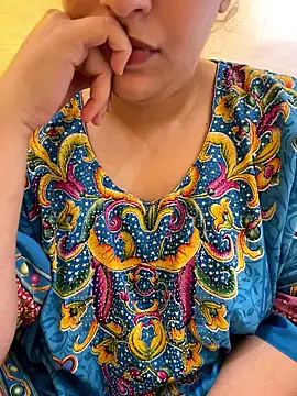 Snapshot of Bold-arabic-vibes chatting on 10/23/25, 04:39 Bold-arabic-vibes online show from 10/23/25, 04:39