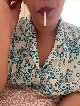 Snapshot of Bold-arabic-vibes chatting on 10/29/25, 03:47 Bold-arabic-vibes online show from 10/29/25, 03:47