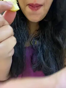 Snapshot of Bold-arabic-vibes chatting on 11/28/25, 08:00 Bold-arabic-vibes online show from 11/28/25, 08:00