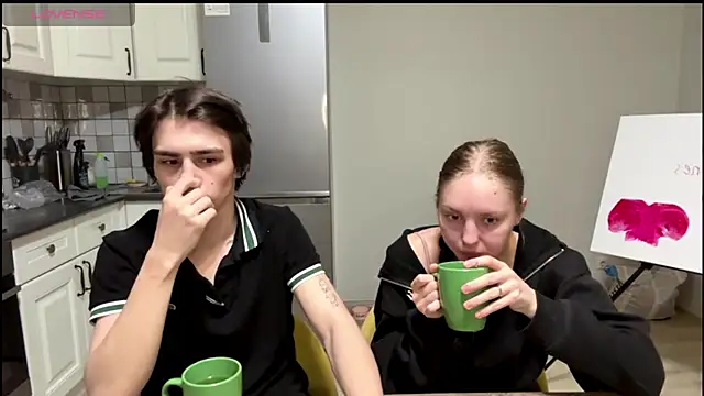 Snapshot of flowerscouple chatting on 03/06/26, 10:06 flowerscouple online show from 03/06/26, 10:06