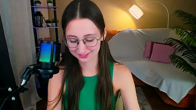 YourLovellyStory online show from 12/01/25, 04:34