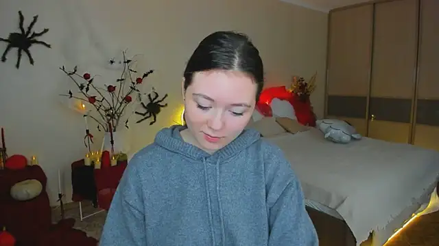 AlluringLookk online show from 10/25/25, 04:42