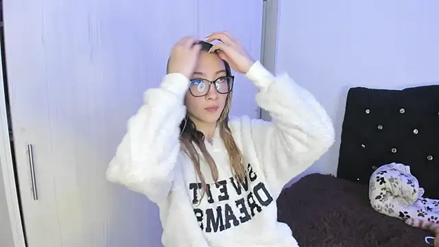 LauMiller online show from 10/12/25, 09:03