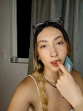 LauMiller online show from 11/19/25, 11:38