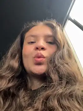 Snapshot of Emilyybennet_ chatting on 02/14/26, 09:11 Emilyybennet online show from 02/14/26, 09:11