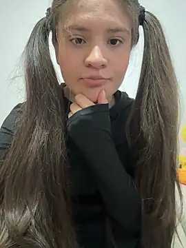 Snapshot of Emilyybennet_ chatting on 03/21/26, 11:08 Emilyybennet online show from 03/21/26, 11:08