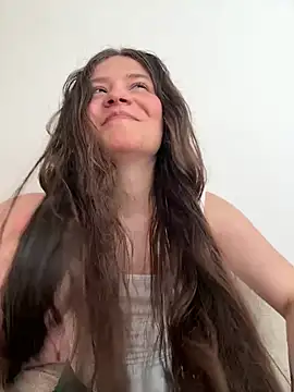 Emilyybennet  online show from 05/24/26, 07:30