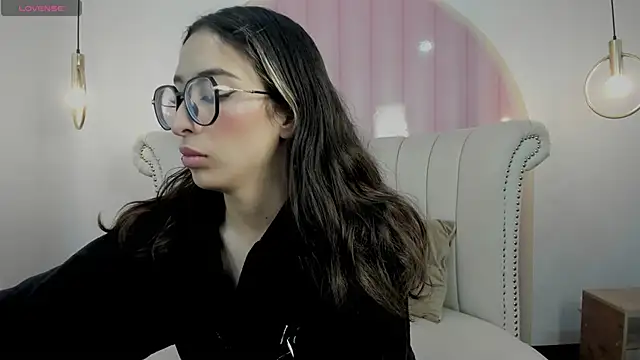 Emilia Bons online show from 11/19/25, 02:06