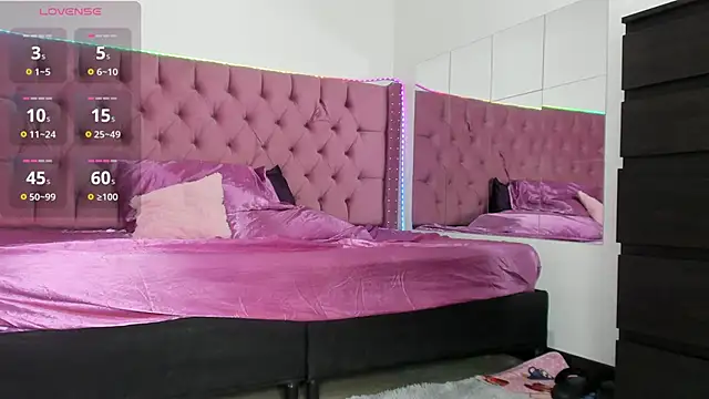 sara ramirez01 online show from 11/15/25, 02:31