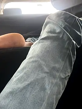 Snapshot of Dickey-B-RSA chatting on 11/05/25, 10:04 Dickey-B-RSA online show from 11/05/25, 10:04