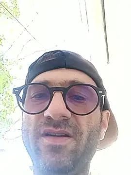 Snapshot of vasgabri chatting on 10/29/25, 10:17 vasgabri online show from 10/29/25, 10:17