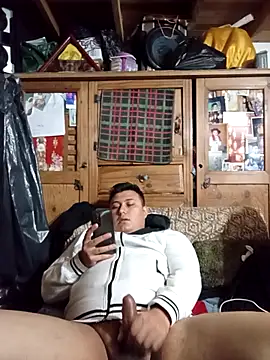 Snapshot of millanto chatting on 09/17/25, 03:08 millanto online show from 09/17/25, 03:08