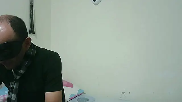 Snapshot of coplehot27 chatting on 01/16/26, 03:27 coplehot27 online show from 01/16/26, 03:27