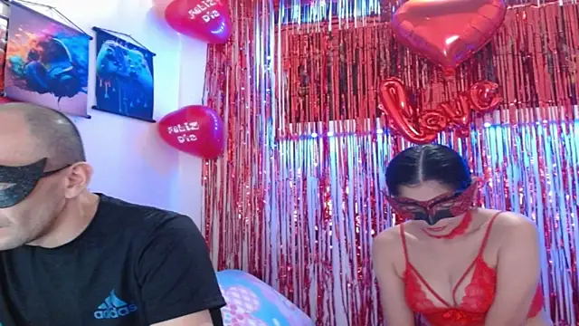 Snapshot of coplehot27 chatting on 02/14/26, 04:04 coplehot27 online show from 02/14/26, 04:04