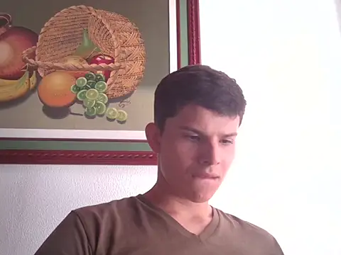 Snapshot of Tused11 chatting on 10/22/25, 03:01 Tused11 online show from 10/22/25, 03:01
