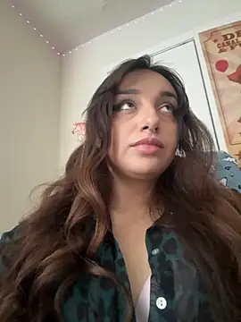 CharmingMaddie online show from 11/30/25, 05:17