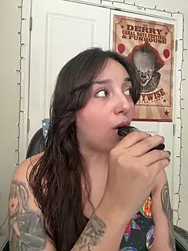 CharmingMaddie online show from 03/18/26, 06:11