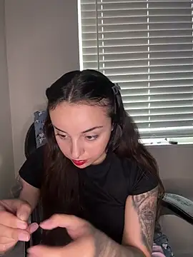 CharmingMaddie online show from 04/27/26, 04:49