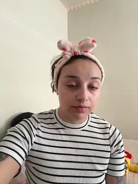 CharmingMaddie online show from 05/13/26, 05:43